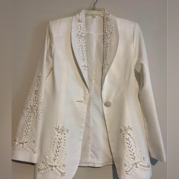 Wedding dress and jacket - Picture 1 of 8